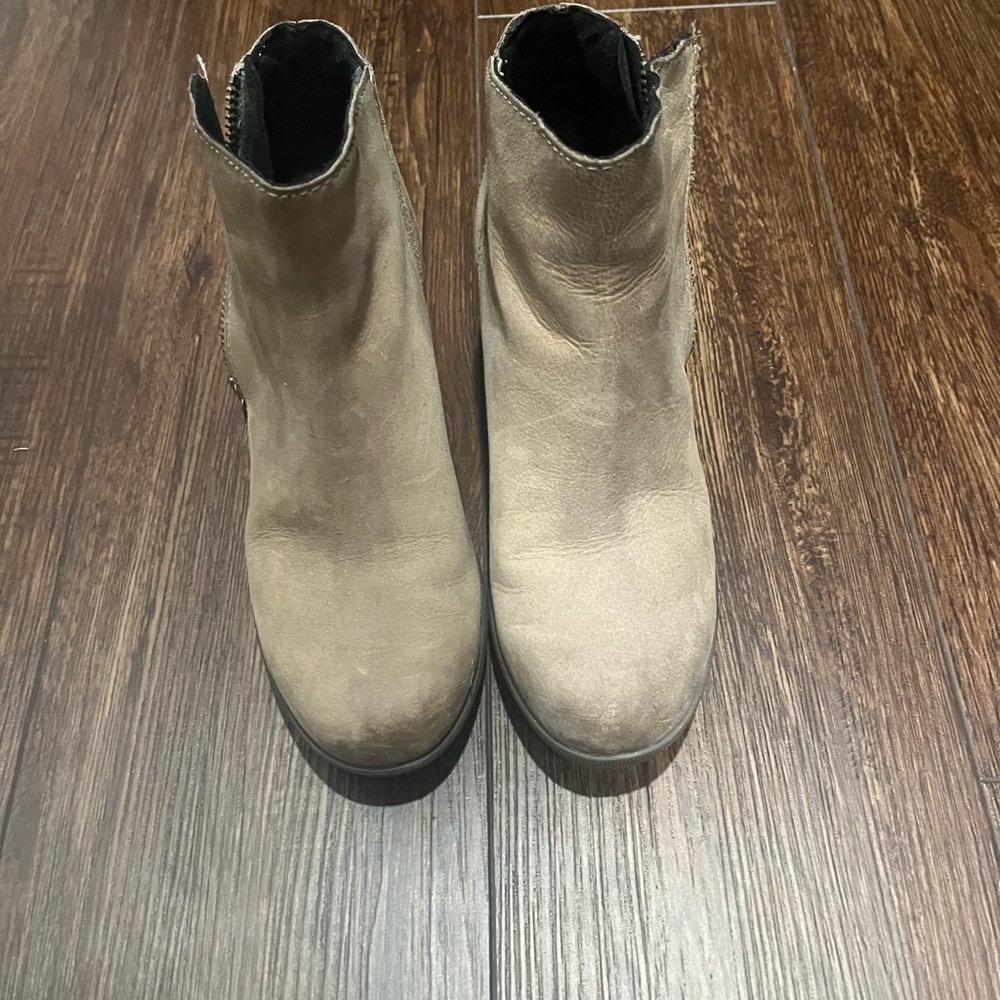 Sorel Light Brown/Gray Ankle Booties